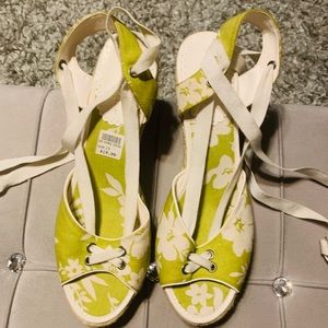 Summer high flats with lace ups